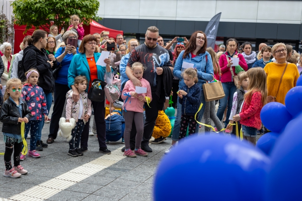 Uczestnicy festynu z okazji 20-lecia Pomorza Zachodniego w UE