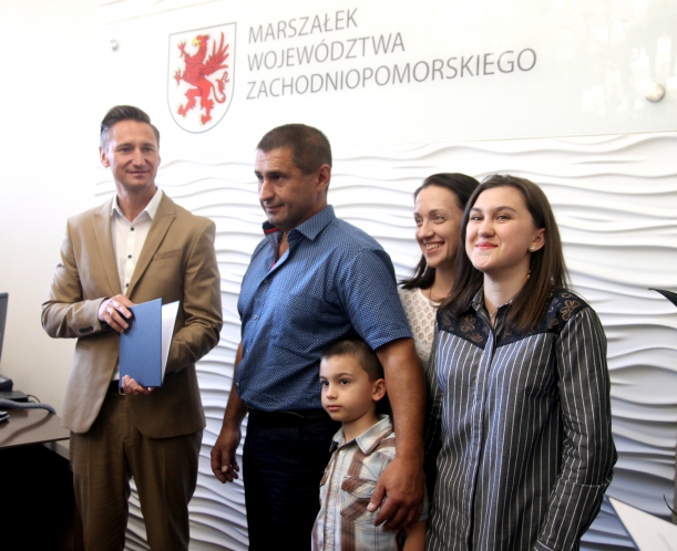 Bohater z Ukrainy z rodziną u marszałka O.Geblewicza